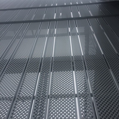 Het Geperforeerde Hete Blad van JIS G3302 GI Ondergedompeld voor Landbouwbedrijfomheining Machinery Guards