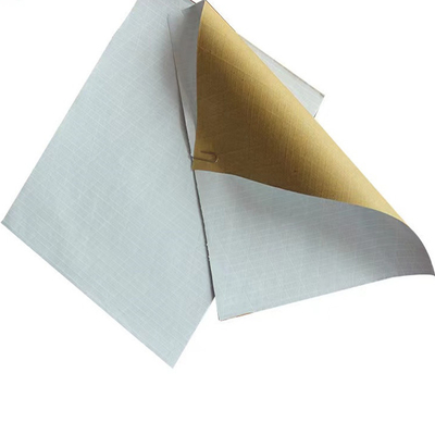 Van het de Filmgrof linnen van de aluminiumfolie het Samengestelde Isolatie Witte Pp het Document van Kraftpapier Versterkte Onder ogen zien