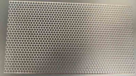 0.8 mm dikte Aluminium geperforeerd paneel / Aluminium geperforeerd plaat voor de bouw