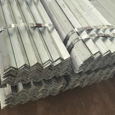 Warm gedompeld gegalvaniseerd hoekstaal / hoekbalk ASTM A36 Breedte 30/40/50mm