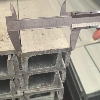 Carbon Structural C Channel Steel met gefloten sectie voor bouw en machines