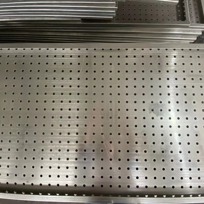1.0mm Vierkant Gat Ingelast het Aluminiumblad van de Diktedecoratie Gegalvaniseerd Pastei