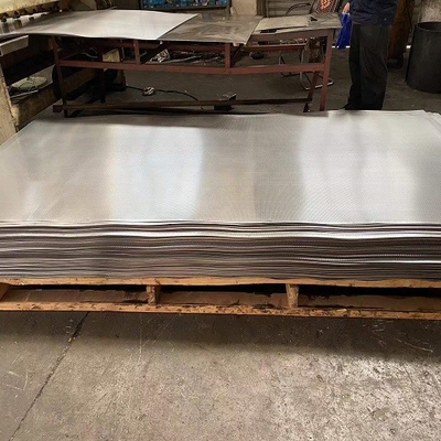 De macht bedekte Aluminium Geperforeerd Bladmetaal voor Treden met een laag
