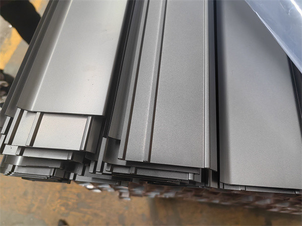 0.38mm Dikte 6061 6082 6063 het Profiel van de Aluminiumuitdrijving voor Deuren en Vensters