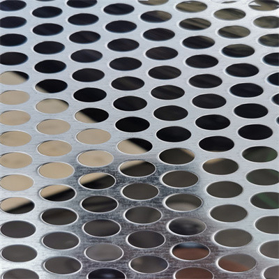 Diameter 3mm Afstand 6mm het Aluminium Geperforeerde Metaal Mesh Sheet van het Bladroestvrije staal
